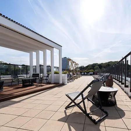 Appartement Geraeumige Mit Ueberdachter Terrasse Lübeck